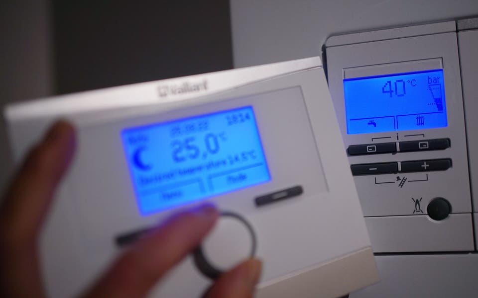 Energy bills 'to fall £290' by autumn 2024 when next election expected